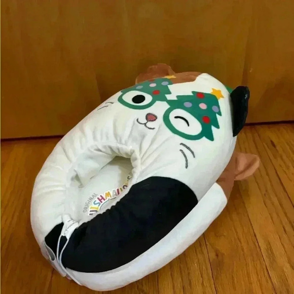 Squishmallows Christmas Cam the Cat Slippers Size 4/5 NWT - Picture 6 of 8